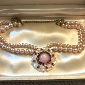 Vintage nostalgic 1940’s old European pastel pendant necklace!!